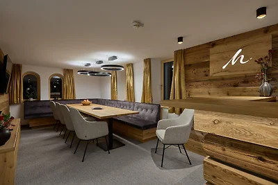 Moderne Suite mit Wintergarten