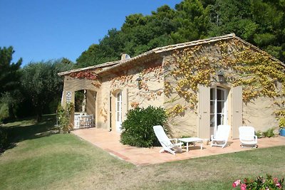 Sonniges Ferienhaus in der Provence mit Pool