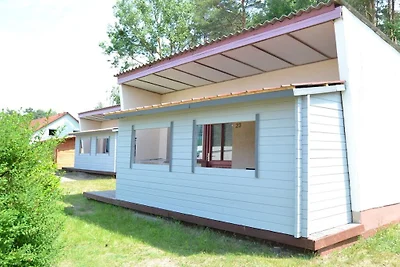 Summerland z kajakiem na jeziorze