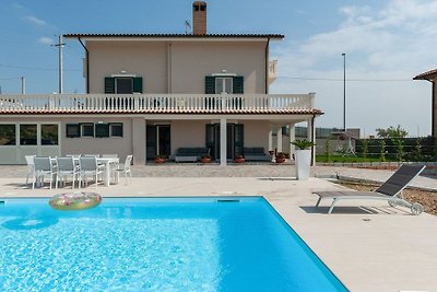 Einladende Villa in Pescara mit privatem Pool