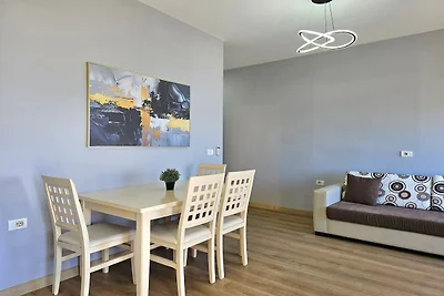 Accogliente apt con balcone privato, Saranda