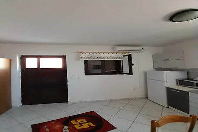 Modernes Studio-Apartment in Dinjiska