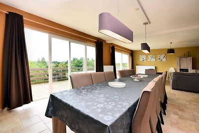Ferienhaus in Hastiטre mit Terrasse