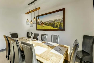 Luxuriöses Ferienhaus mit eigenem Garten in...