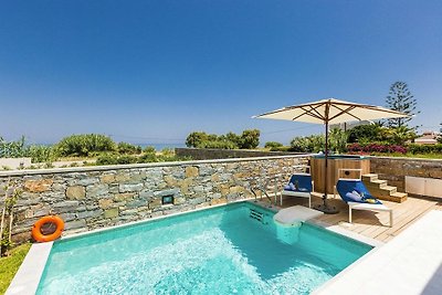 Holiday home in Rethymnon with a private heat...