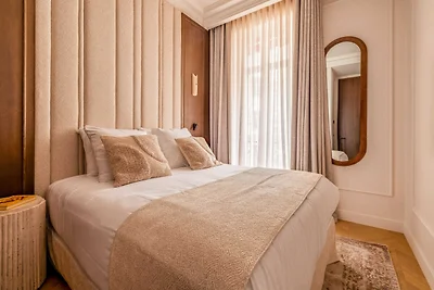 Luxe A/C Apt - 6P/3BDR - Arc de Triomphe