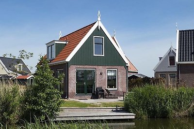 Vakantiehuis met sauna op een vakantiepark