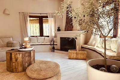 Villa con giardino e piscina privata ad...