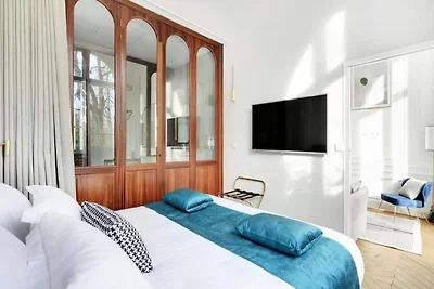 Maison Labruyère – Royal Garden Suite