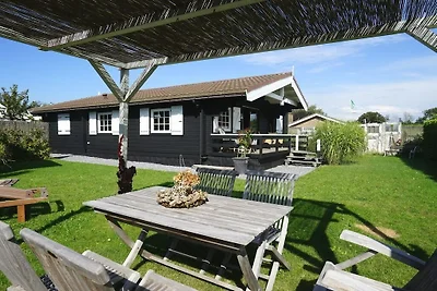 Holiday house in Ouddorp with Swimming Pool