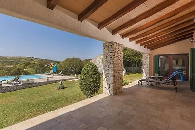 Villa en Koromacno con piscina