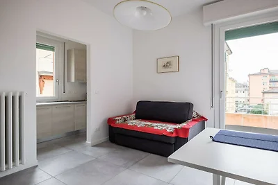 Wohnung in Bologna mit Balkon und Parken