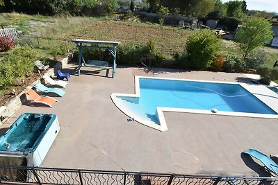 Schöne Villa mit privatem Pool in Oupia