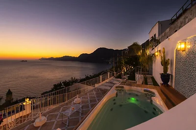 Villa a Praiano con vista sul mare di Capri