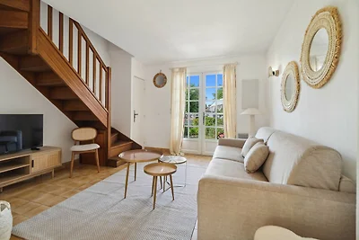 Cazet Cozy - 2BR/6P - Estate with Pool /...