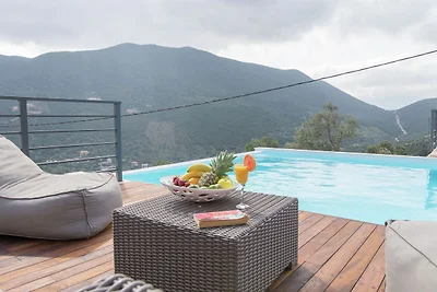 Wunderschöne Villa in Sivota mit Swimmingpool