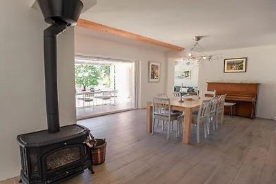 Moderne Villa in Tourrettes mit Swimmingpool