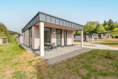 Leuke bungalow in Hallschlag met een terras