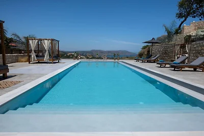 Villa Kournas für 12 Gäste mit Pool