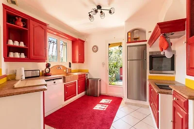 Haus in Pernes-les-Fontaines mit Pool