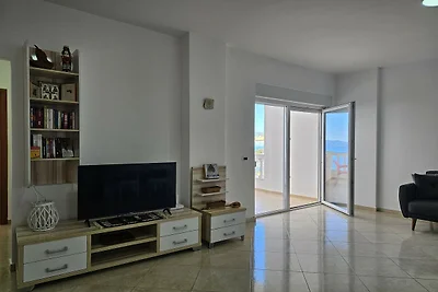 Apartament w Sarandzie z Widokiem na Morze