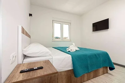 Modern Apartments with Private Balcony - Prem...