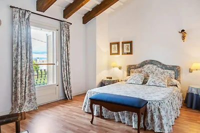 Hübsches Ferienhaus in Deltebre mit Garten