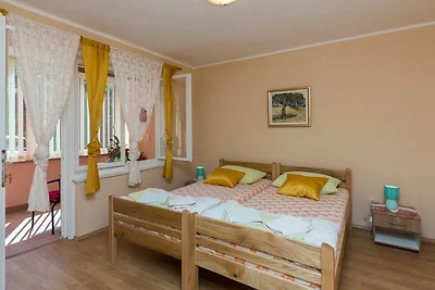 Apartment Lolo - Two Bedroom Apartment with L...