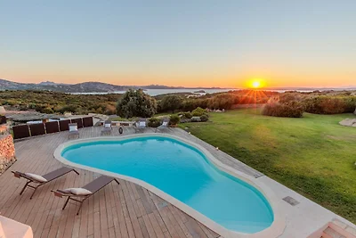 Üppige Villa in der Nähe des Strandes von...