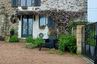 Luxuriöses Ferienhaus in Teilhet mit Garten