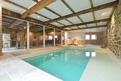 Gemütliches Ferienhaus in Theux mit Pool