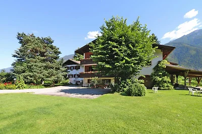 Residence Gritschhof, Laces