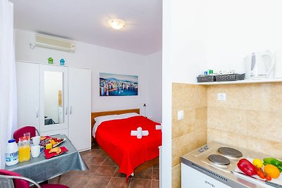 Miracle Apartments - Studio Apartment with Te...