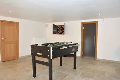 Chalet in Stoumont mit Pool und Sauna