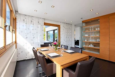 Villa in Tirol mit Pool