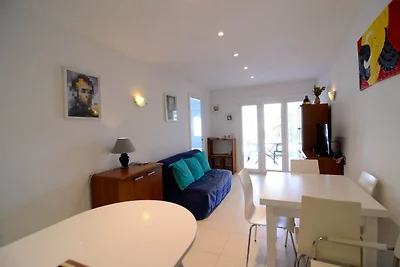 Appartement met twee kamers en terras