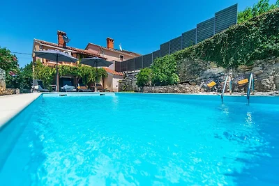 Attraente casa vacanze con giardino