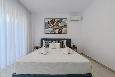 Villa am Hang in der Nähe des Strandes...