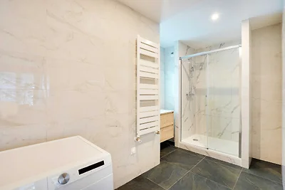 Strak appartement in Levallois-Perret