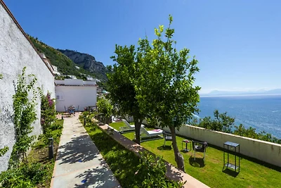Villa a Praiano con giardino vista mare