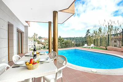 Villa a Lloret de Mar con piscina privata
