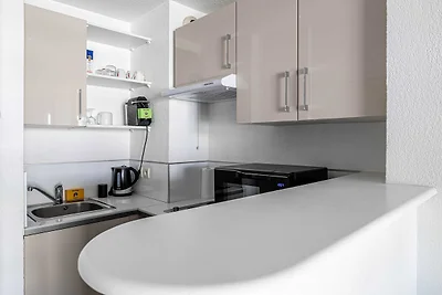 Licht appartement met één slaapkamer, parkeer...