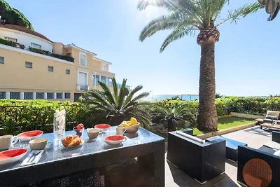 Appartement in Palm Beach met uitzicht op zee