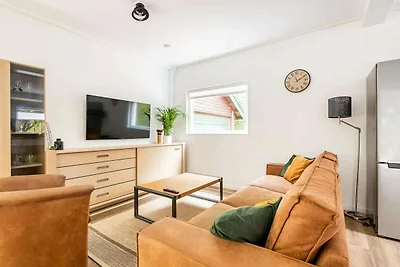 Schönes Ferienhaus in Poortugaal mit Garten