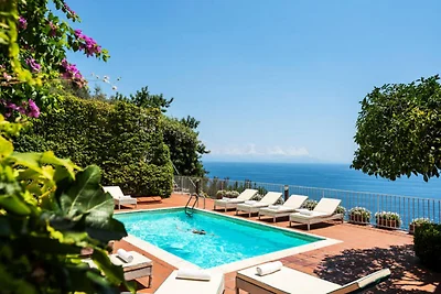 Villa ad Amalfi con piscina e vista mare