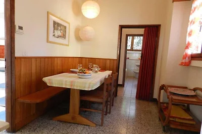 Ferienhaus in Musso mit Schwimmbecken