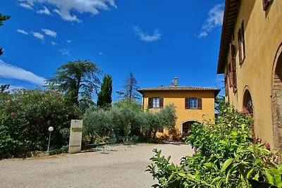Verführerisches Bauernhaus in Todi mit...