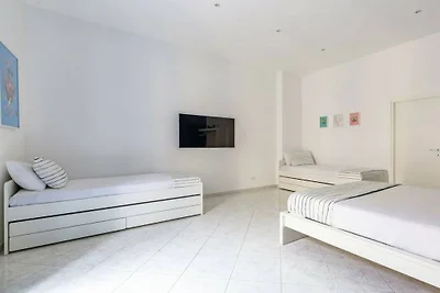 Appartement Blanc et Bleu à Sanità