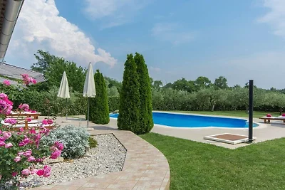 Villa in Nova Vas mit Schwimmbecken