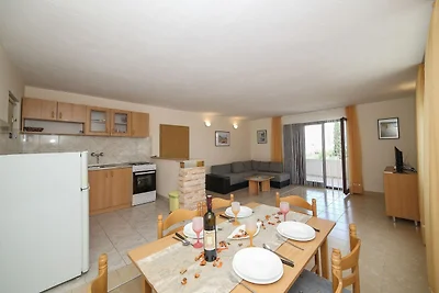 Cozy Beachfront Holiday Home Slatine - Five B...